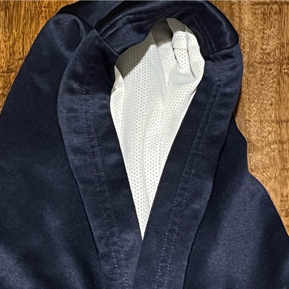 Nike Youth L Therma-fit Polyester hoodie with white accents and swoosh - Picture 5 of 8